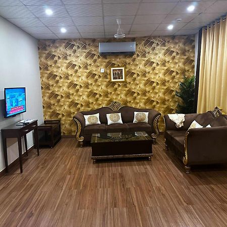 Luxury Apartment In Dha Phase 8, Near Allama Iqbal International Airport Lahore Eksteriør billede
