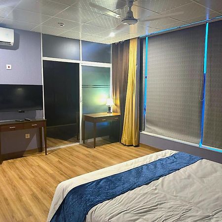 Luxury Apartment In Dha Phase 8, Near Allama Iqbal International Airport Lahore Eksteriør billede